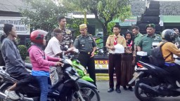 Indahnya berbagi di bulan suci Ramadhan