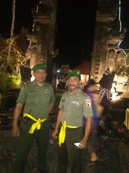 Danramil 0816/03 Buduran sambut Pangdam V/Brw di Pura Jaya Jala Siddhi Amerta