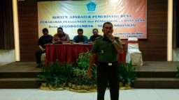 DANRAMIL 0816/18 SEDATI BERSAMA BABINSA MENGIKUTI BIMTEK DESA SEGORO TAMBAK