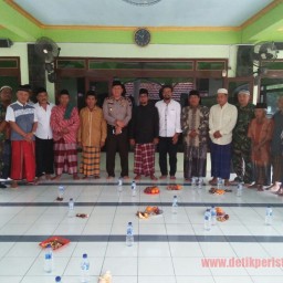 Sholat berjamaah TNI/POLRI wujudkan sinergitas