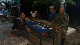 Babinsa Bendokretek Prambon Komsos Dalam Rangka Pembinaan Warga Masyarakat.