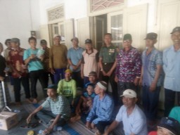Babinsa Ramil 0816/13 Wonoayu Hadiri rapat bersama Petani