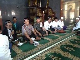 Babinsa Peltu Puguh Sanntoso, S. Pdi hadiri safari jumat bersama forkopimka Krian