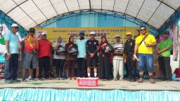 Warga Kelurahan Kemasan Kecamatan Krian Kabupaten Sidoarjo gelar senam dan jalan sehat