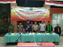 Bati tuud koramil 0816/10 Balongbendo hadiri Pelantikan pengambilan sumpah BPD