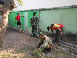 anggota Ramil 07/Krembung Berbenah Satuan Untuk Menyambut HUT RI ke 74