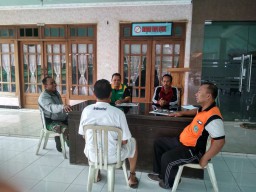 Sarana Keakraban Babinsa Koramil 0816 /11 Tarik, Komsos Dengan Warga Desa Binaan