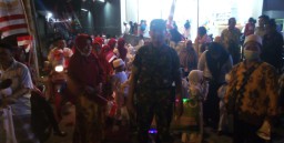 Babinsa 0816/13 Wonoayu Amankan Sholat Idul Adha 1440 H Dan Takbir keliling Desa