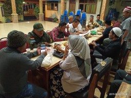Babinsa Kedungrejo Jabon Hadiri Rapat Bersama Karang Taruna