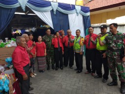 Babinsa Ramil0816/07 Hadiri Kegiatan Rundown Natal di Gereja Bethel Desa Krembung