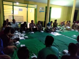 DANRAMIL 0816/13 WONOAYU KAPTEN ARM DIDIK SUPANDI MENGHADIRI RAPAT SOSIALISASI PERUMAHAN DI BALAI DESA PILANG
