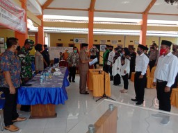 Danramil 0816/13 Wonoayu Menghadiri  Pengambilan Sumpah Anggota BPD.