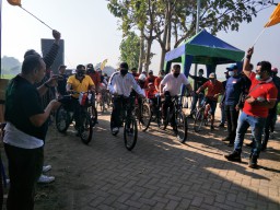 Anggota Ramil0816/07 Krembung Laksanakan Pam Lomba Goes Memperingati HUT RI ke 75 di Desa Tambak Rejo
