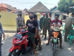 Aparat Gabungan TNI Polri dan Satpol-PP gelar Operasi Yustisi Prokes di Prambon