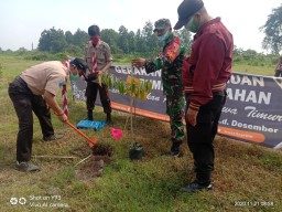 Koramil 0816/07 Krembung Babinsa Desa Tanjek Wagir Hadiri Upacara Pembukaan Gerakan Penghijauan Bumi Perkemahan Kwarda Jatim