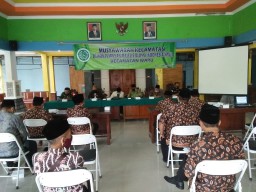 DANRAMIL 0816/16 WARU MENGHADIRI MUSCAM DEWAN PIMPINAN MUI KEC. WARU DIPENDOPO KECAMATAN WARU