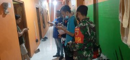 Babinsa Koramil 05/Tulangan ikuti Sidak Kos-kosan Oleh Bapak Kades Desa Kebaron-Tulangan