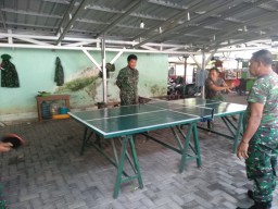 Usai Upacara Hari Lahir Pancasila, Anggota Koramil 05 Tulangan adakan olahraga bersama