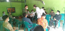 KORAMIL 0816/16 WARU MENGGELAR ACARA PELETAKAN BATU PERTAMA PEMBANGUNAN MUSHOLLA AL IKHLAS KORAMIL WARU