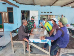 Koramil 0816/07 Krembung Sertu Budiono Laksanakan Komsos Dengan Warga Binaannya