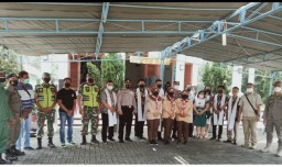 Anggota Ramil0816/07 Krembung Laksanakan Pam bersama di Gereja Katolik Jawi Wetan di Desa Wonomlati