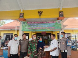 Babinsa Koramil 0816/13 Wonoayu Hadiri Penyaluran BLT DD Desa Wonokasian