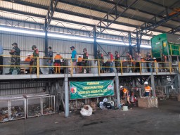Kodim 0816/Sidoarjo laksanakan program pembinaan lingkungan hidup di TPA Jabon