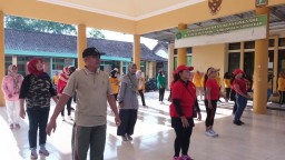 Danramil 0816/11 Tarik Beserta Anggota Hadiri Senam Bersama Forkopimka