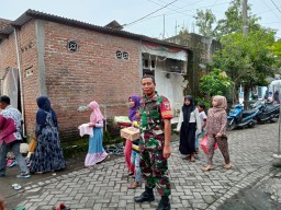 Babinsa Ramil 0816/13 Wonoayu Hadiri Tradisi Ruwah Desa .