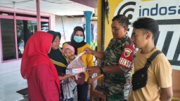Kodim 0816 Peduli Melalui Babinsa Koramil/05 Berikan PMT Untuk Balita Stunting