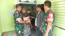 Peduli Perkembangaan Balita Stunting, Koramil 0816/10 Balongbendo Bagikan PMT
