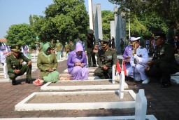Dandim 0816/Sidoarjo Pimpin Ziarah Nasional ke Taman Makam Pahlawan