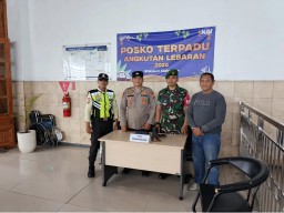 Koramil 0816/01 Sidoarjo pengamanan Stasiun Kereta Api Sidoarjo.