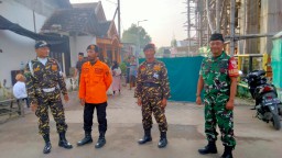 Sinergi Babinsa Koramil 0816/02 Candi Bersama Masyarakat amankan shoat Idul Fitri 1446 H di Masjid Al Muttahidin