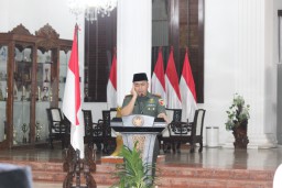 Adzan Syahdu Menggetarkan Hati, Dandim 0816/Sidoarjo dan Bupati Sidoarjo Iringi Pelepasan 376 Calon Haji Kloter 93