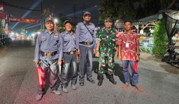 Babinsa Boro Serka Catur Wahyu Slamet Hadiri Kegiatan Boro Sholawatan Tirakat Kemerdekaan RI Ke 80 Tahun 2025