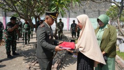 Dandim 0816/Sidoarjo Pimpin Upacara Persemayaman dan Pemakaman Militer Serda Abdul Azis di TPU Kebonsari