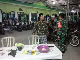 Babinsa dan Banser di Buduran Perkuat Keamanan Lingkungan dan Ciptakan Ketenteraman Warga