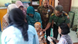 IMUNISASI CAMPAK DAN RUBELA DI WILAYAH KORAMIL 0816/18 SEDATI