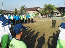 Bentuk Dukungan, Danramil Tanggulangin Sampaikan Arahan Kepada Paskibra