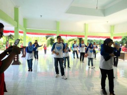 Danramil 0816/07 Ikuti Senam Cuci Tangan di Pendopo Kec. Krembung