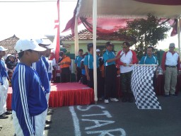 Danramil 0816/13 Wonoayu Dan Forpimka Wonoayu Lepas Lomba Gerak Jalan