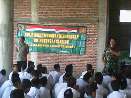 Anggota Ramil07 Laksanakan Wasbang di SMPN I Krembung