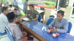 PENDISTRIBUSIAN KARTU TANI DI WILAYAH KORAMIL 0816/18 SEDATI