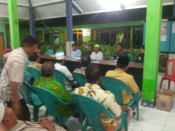 Koramil 0816/07 Krembung Babinsa hadiri Rapat bersama Warga Desa Wonomelati.