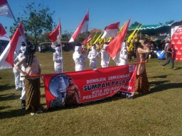 Babinsa Ramil 0816/09 ajak warga untuk bergotong royong demi terwujudnya kesatuan dan persatuan antar sesama