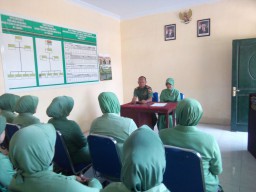 DANRAMIL BERI PENGARAHAN ANGGOTA PERSIT RANTING 03 KORAMIL 02/CANDI