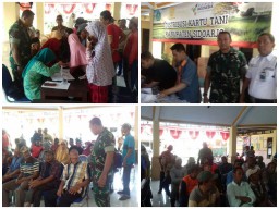 Babinsa Desa Durungbedug Kawal Pendistribusian Kartu Tani