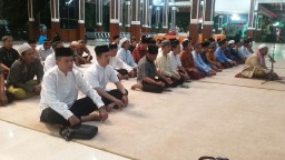 Danramil 01/Sidoarjo Kota Hadiri Pengajian Rutin Jumat Legi Di Pendopo Delta Wibawa