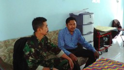Babinsa 0816/06 Sampaikan Pesan Keamanan Internal Sekolah Pada Guru
